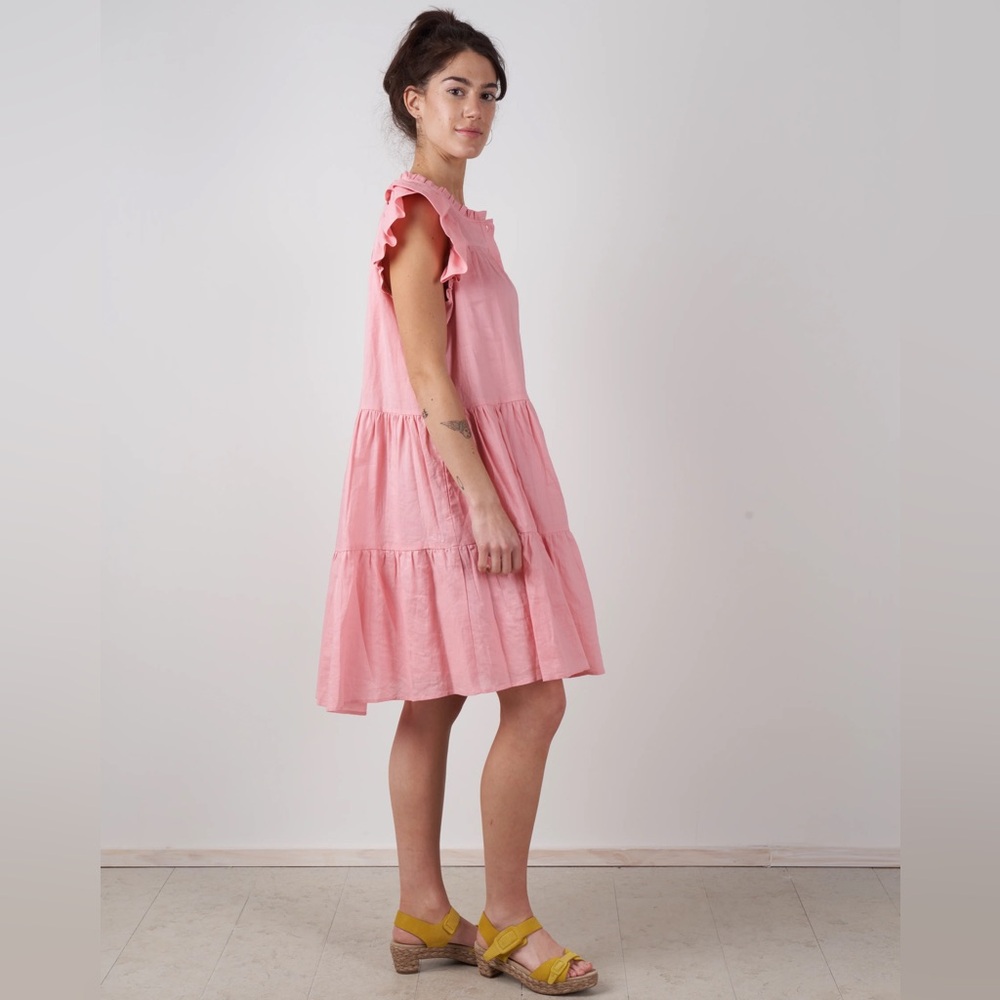 Sea Shannon Scalloped Pink Linen Dress. Size M.
